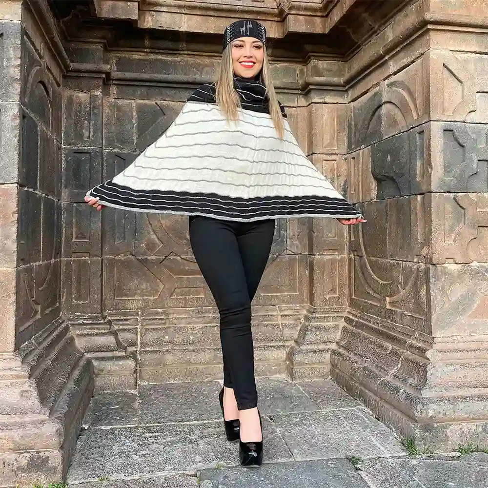 Poncho Humantay Elegante Saylla